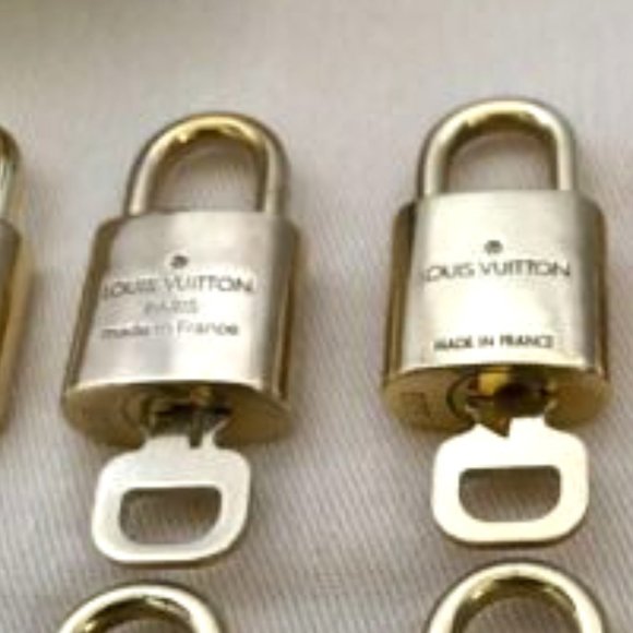 SALE! Louis Vuitton Lock & Key Gold Brass Authentic MINT - Picture 8 of 15